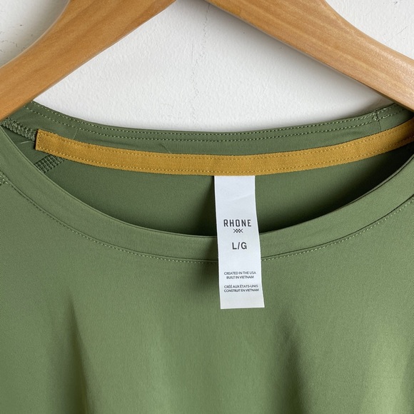 Rhone Extra Mile Long Sleeve Tee Size L NWT - Picture 3 of 5